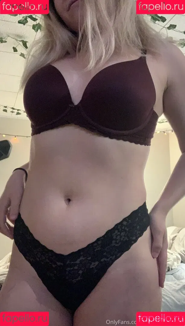 auraflowersfree Onlyfans Photo Gallery 