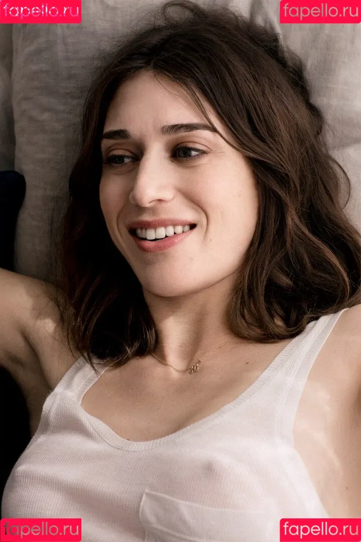 Lizzy Caplan Onlyfans Photo Gallery 