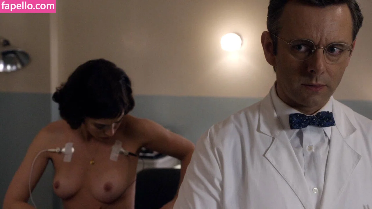 Lizzy Caplan Onlyfans Photo Gallery 