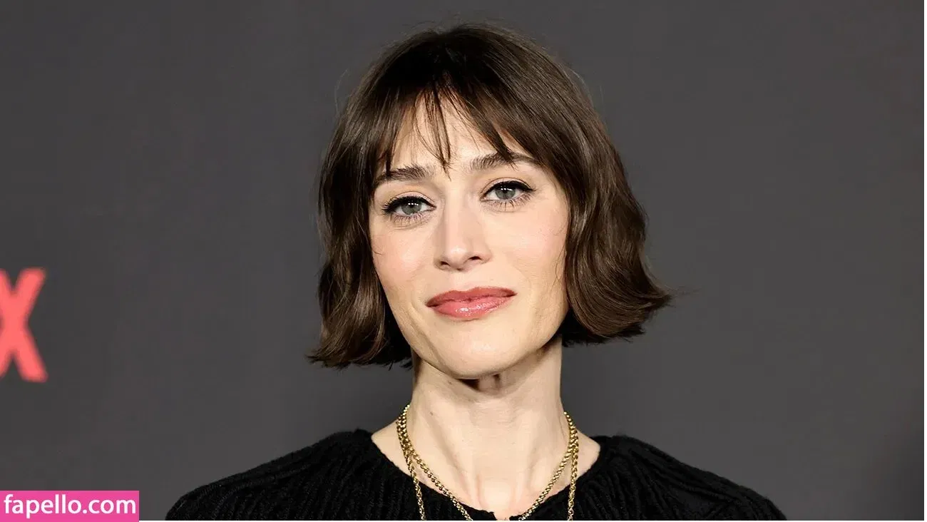 Lizzy Caplan Onlyfans Photo Gallery 