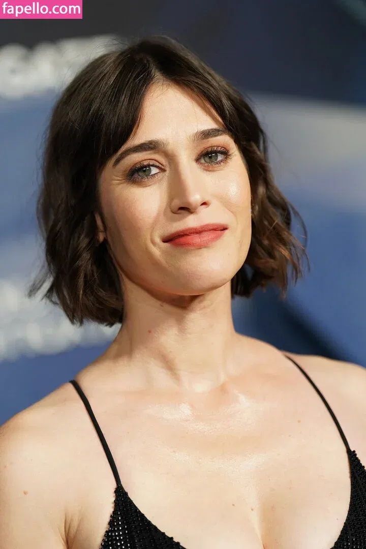 Lizzy Caplan Onlyfans Photo Gallery 