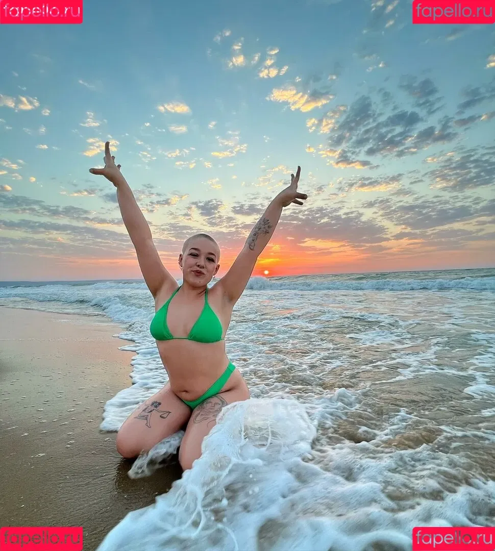 Kristjanavera Onlyfans Photo Gallery 