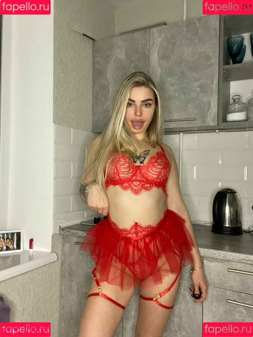 blondyaria Onlyfans Photo Gallery 