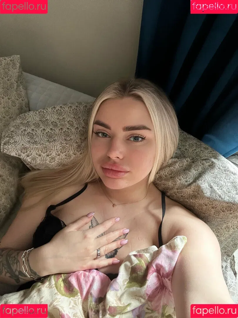blondyaria Onlyfans Photo Gallery 