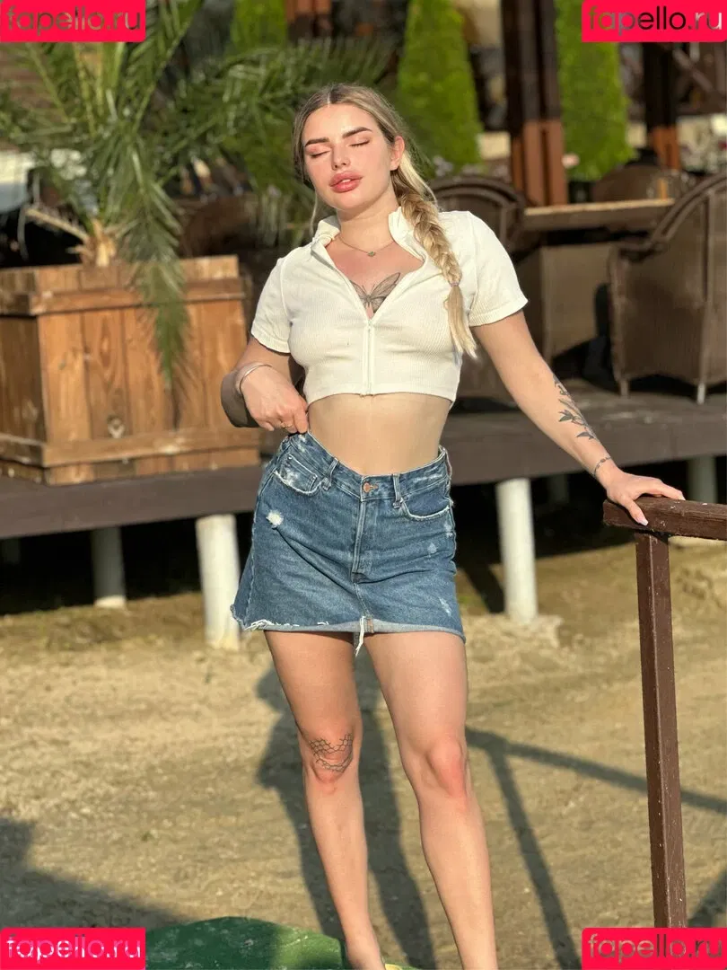 blondyaria Onlyfans Photo Gallery 