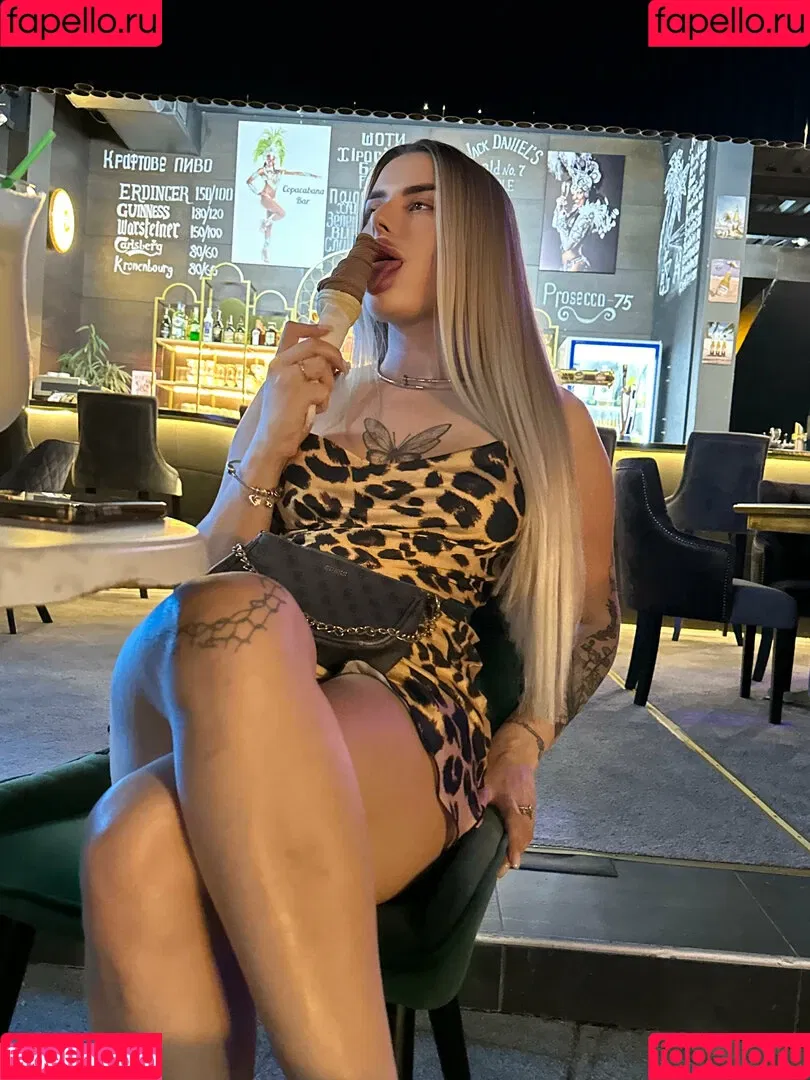 blondyaria Onlyfans Photo Gallery 