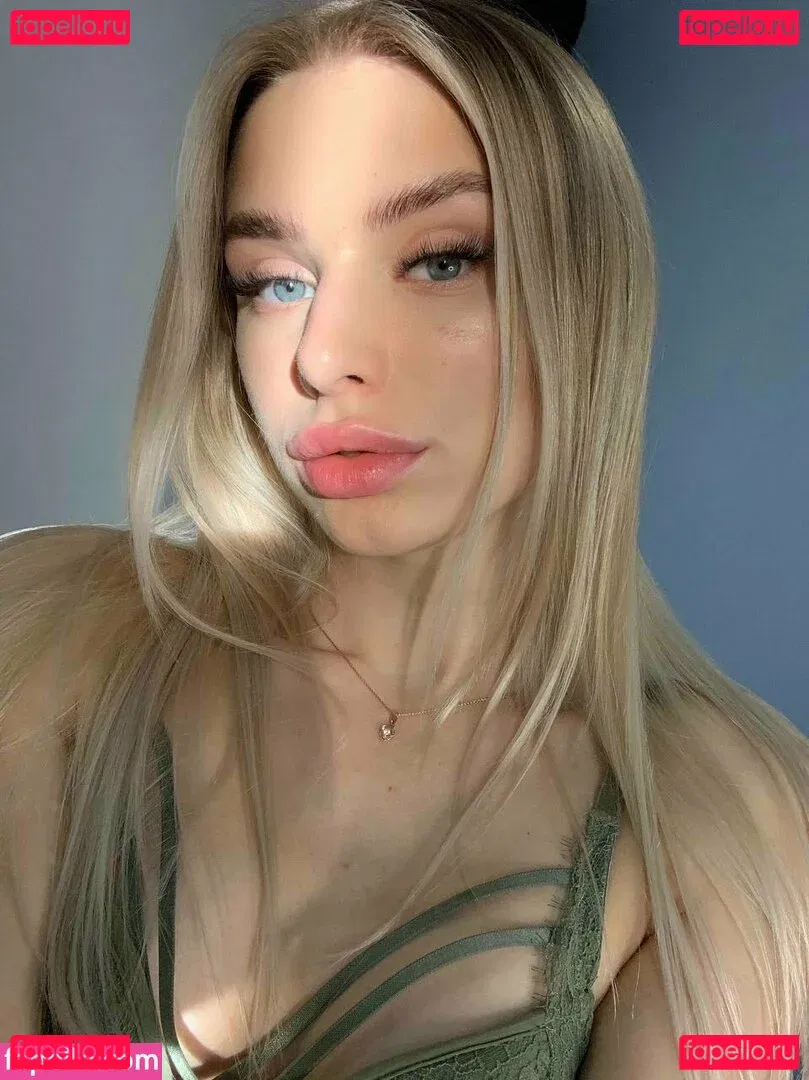 blondyaria Onlyfans Photo Gallery 