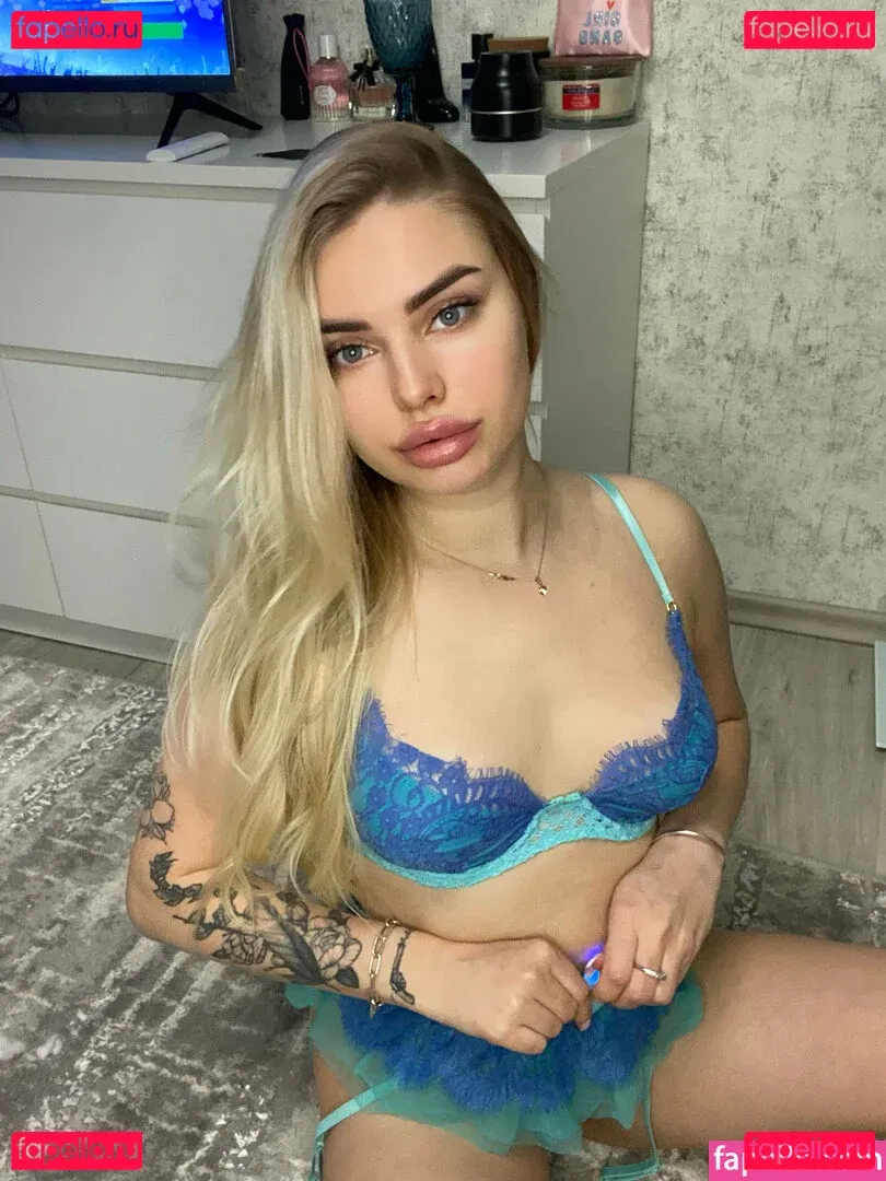 blondyaria Onlyfans Photo Gallery 