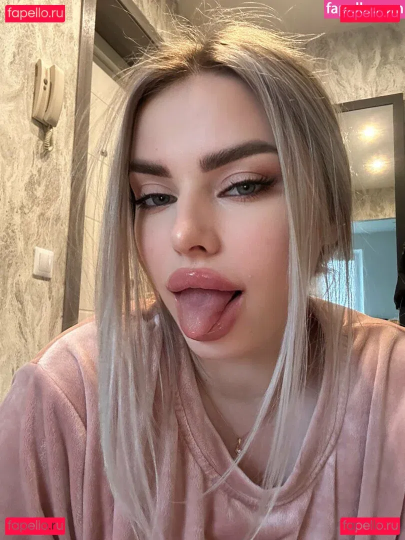 blondyaria Onlyfans Photo Gallery 