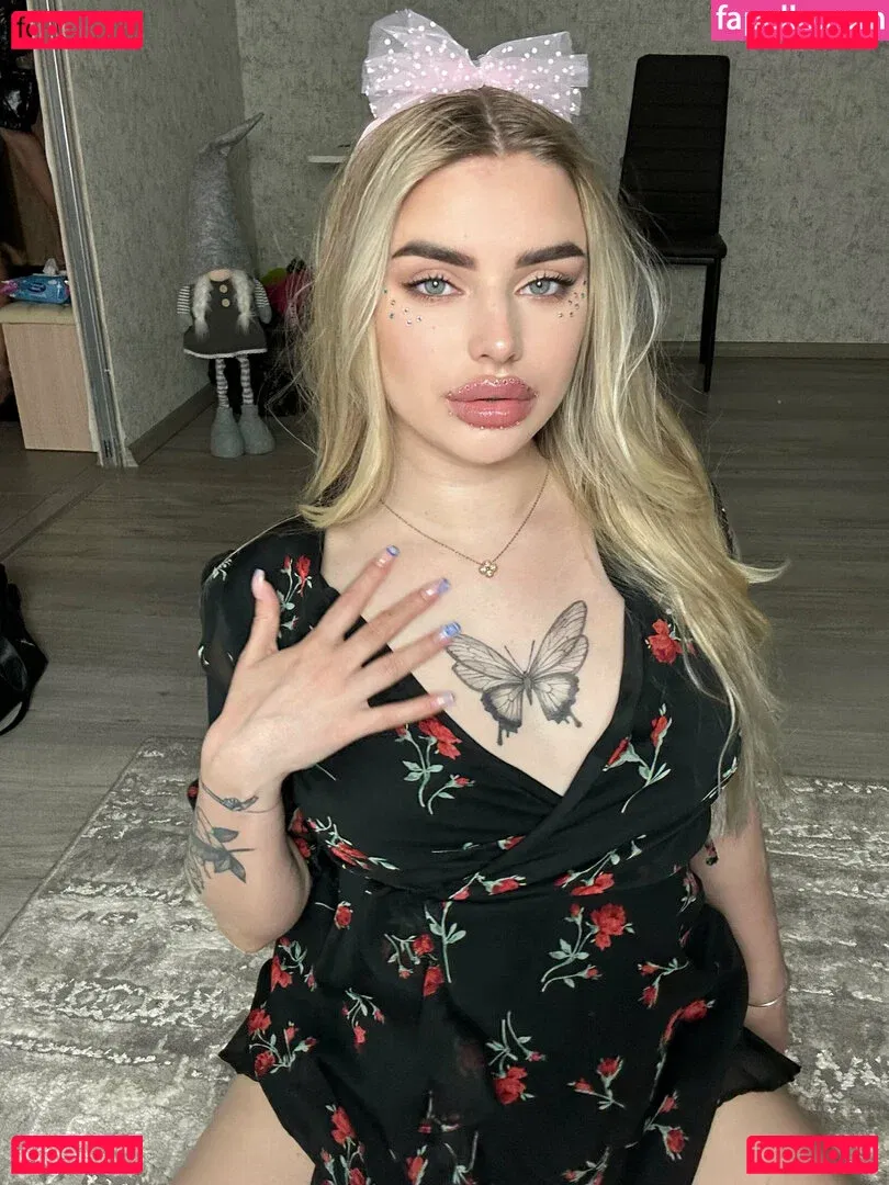 blondyaria Onlyfans Photo Gallery 