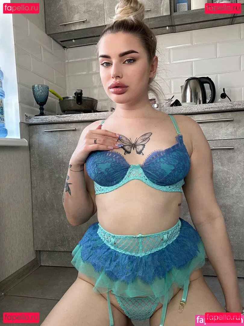 blondyaria Onlyfans Photo Gallery 