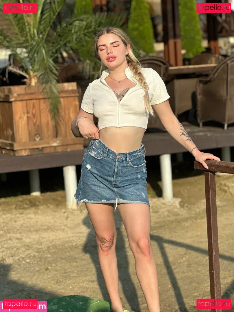 blondyaria Onlyfans Photo Gallery 