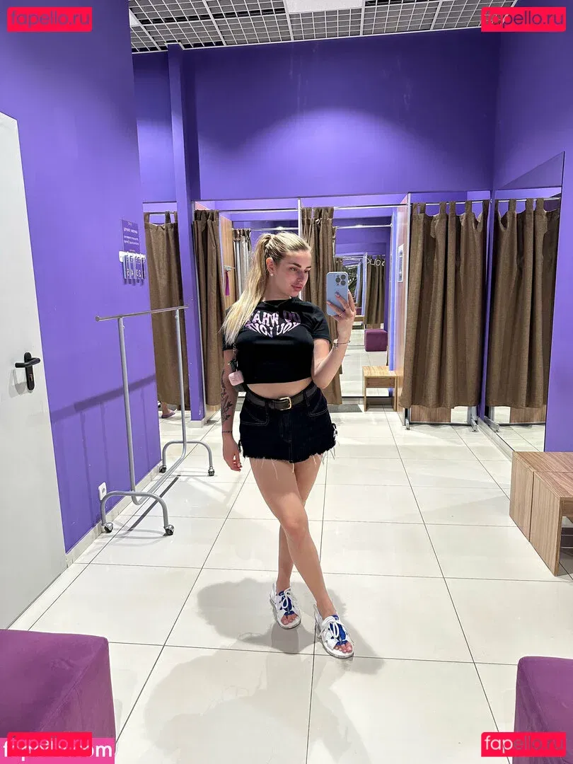 blondyaria Onlyfans Photo Gallery 