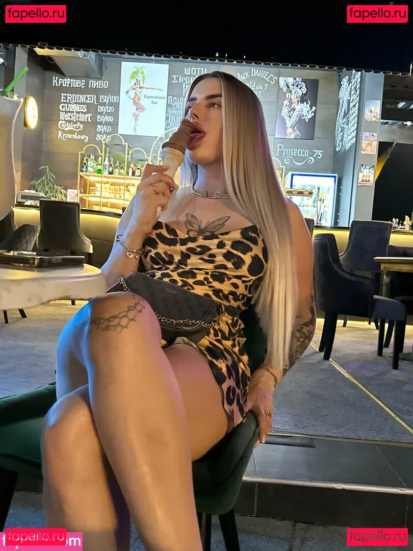 blondyaria Onlyfans Photo Gallery 