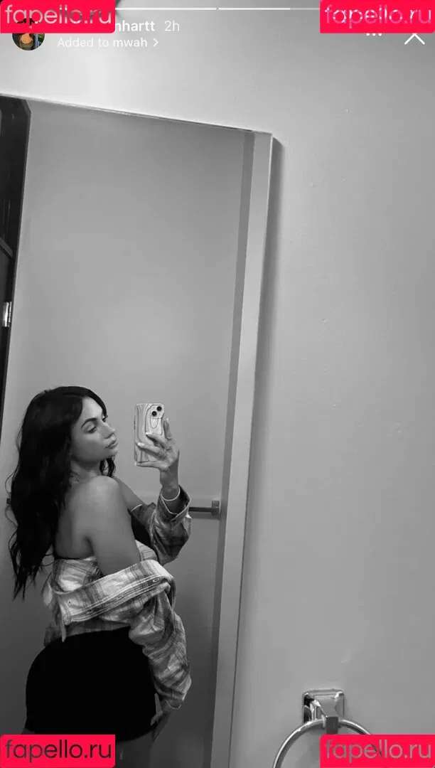 Kelly Meinhart Onlyfans Photo Gallery 