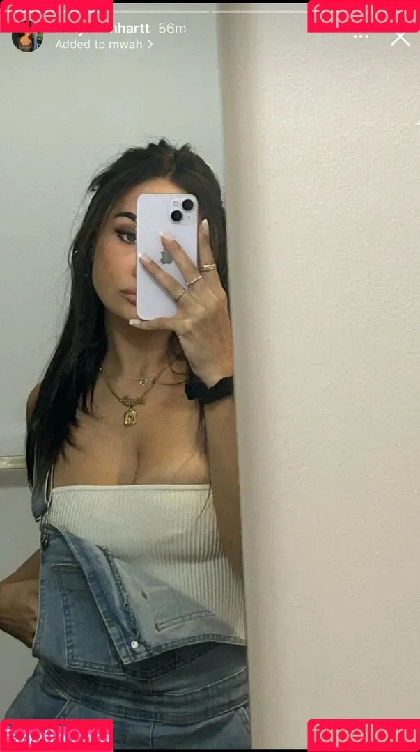 Kelly Meinhart Onlyfans Photo Gallery 
