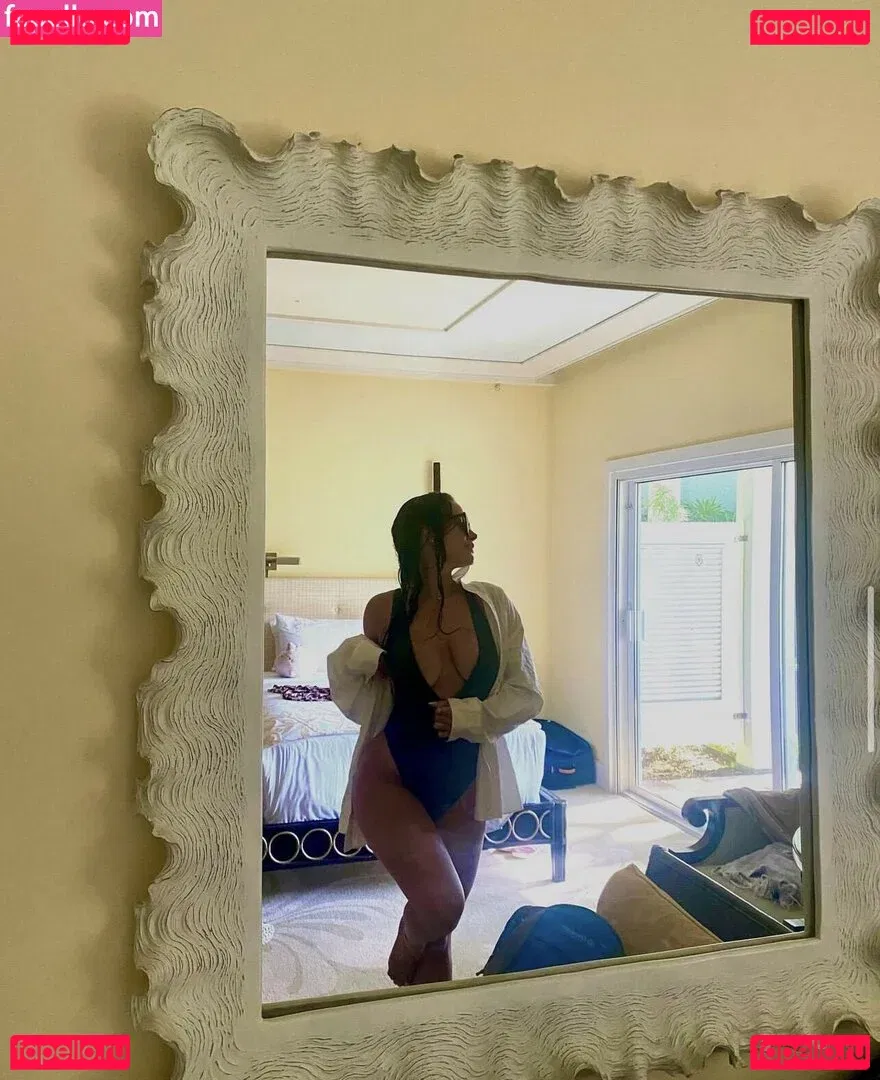 Kelly Meinhart Onlyfans Photo Gallery 