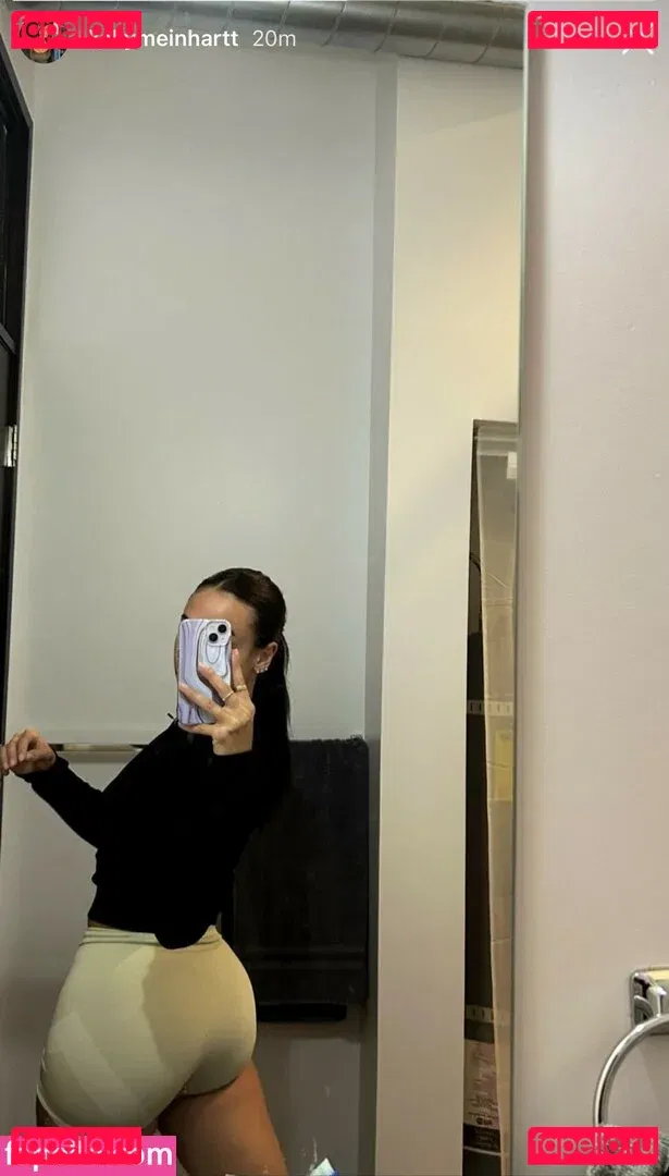 Kelly Meinhart Onlyfans Photo Gallery 