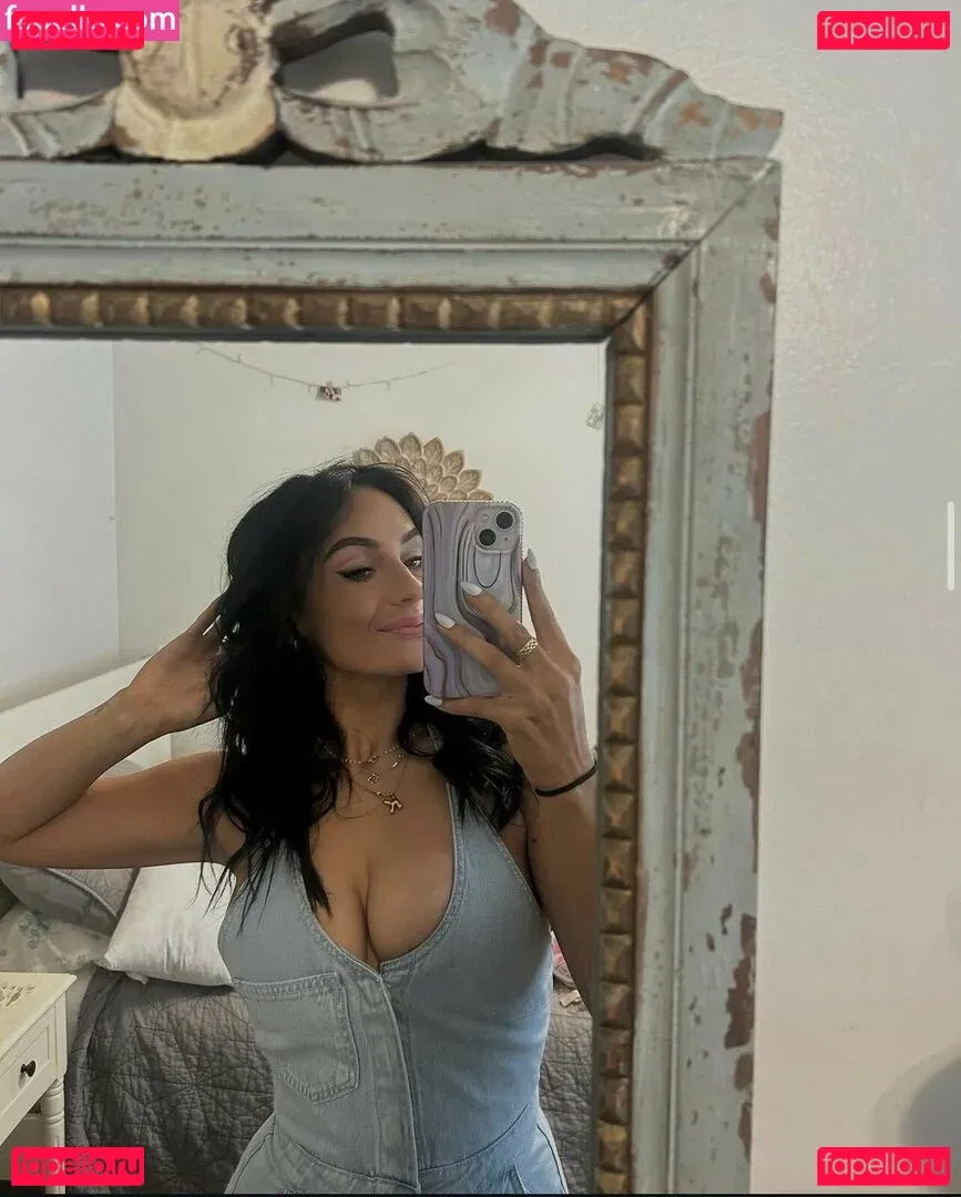 Kelly Meinhart Onlyfans Photo Gallery 