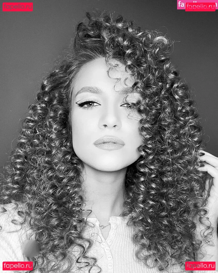 hotliya Onlyfans Photo Gallery 