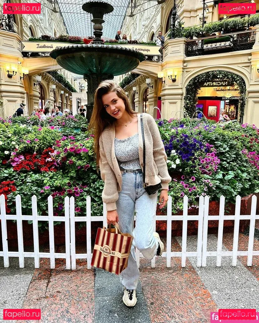 hotliya Onlyfans Photo Gallery 