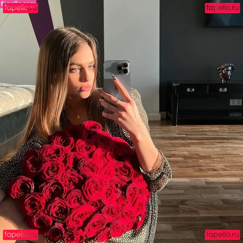 hotliya Onlyfans Photo Gallery 