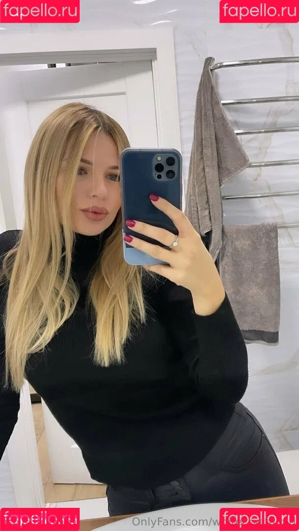 whitecrystalgirl Onlyfans Photo Gallery 
