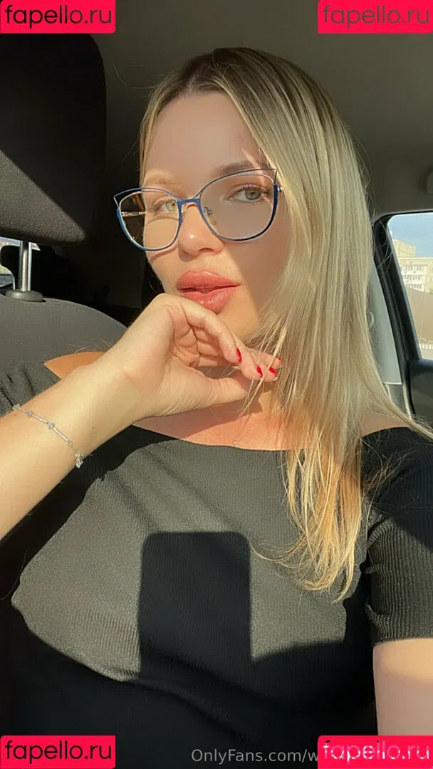 whitecrystalgirl Onlyfans Photo Gallery 