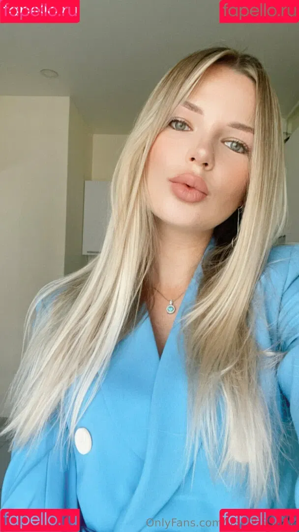 whitecrystalgirl Onlyfans Photo Gallery 