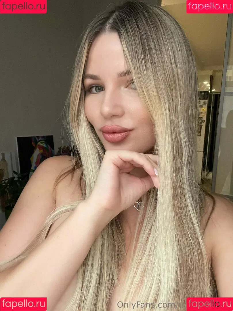 whitecrystalgirl Onlyfans Photo Gallery 