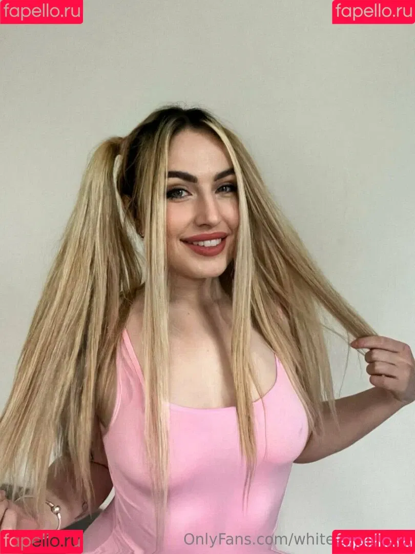 whitecrystalgirl Onlyfans Photo Gallery 