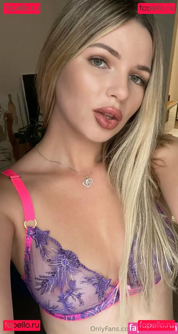 whitecrystalgirl Onlyfans Photo Gallery 