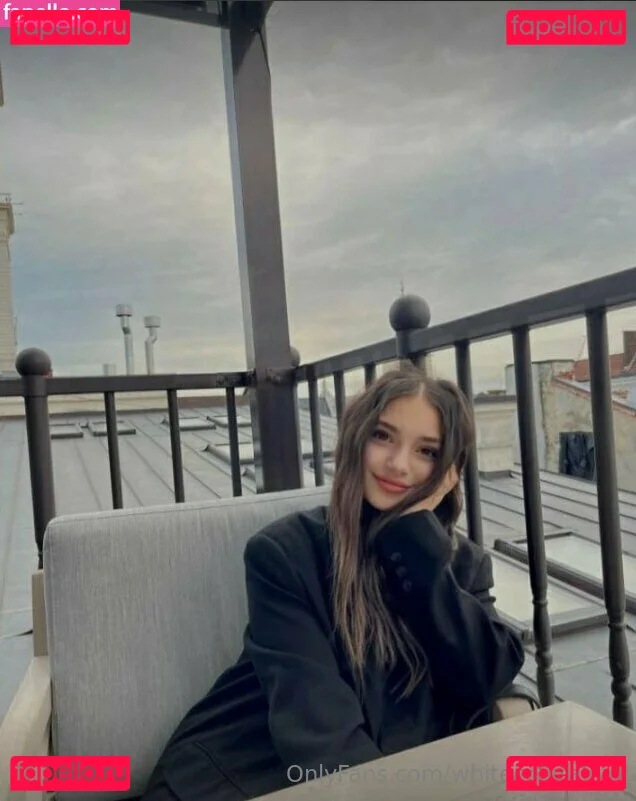 whitecrystalgirl Onlyfans Photo Gallery 