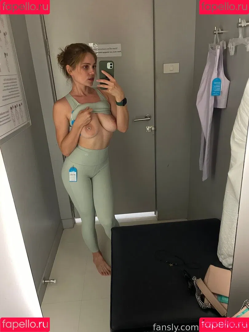 VelvetTatti Onlyfans Photo Gallery 