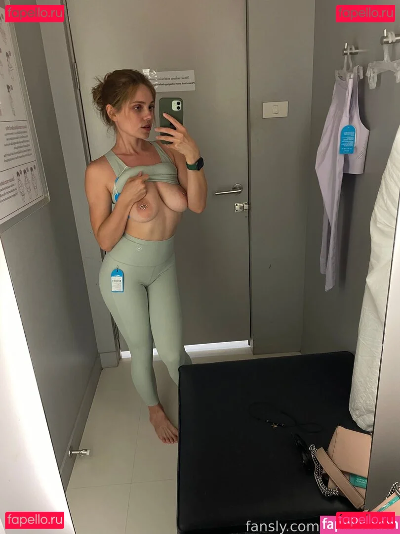 VelvetTatti Onlyfans Photo Gallery 