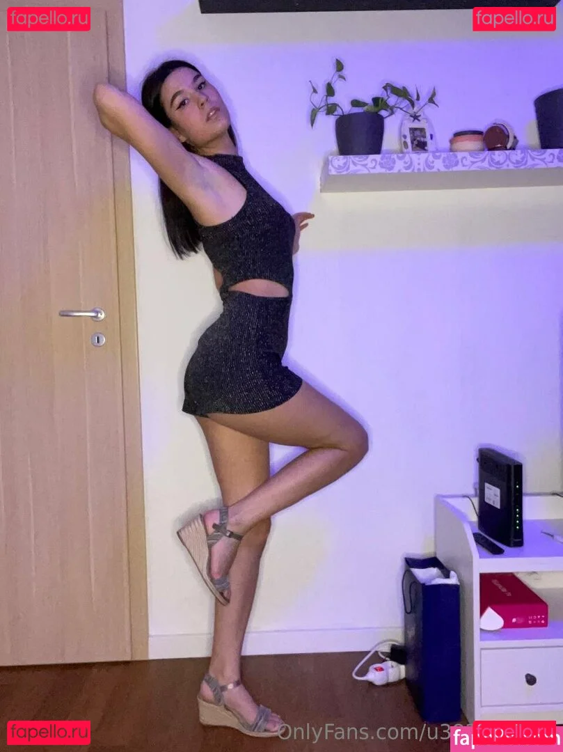 virginallison Onlyfans Photo Gallery 