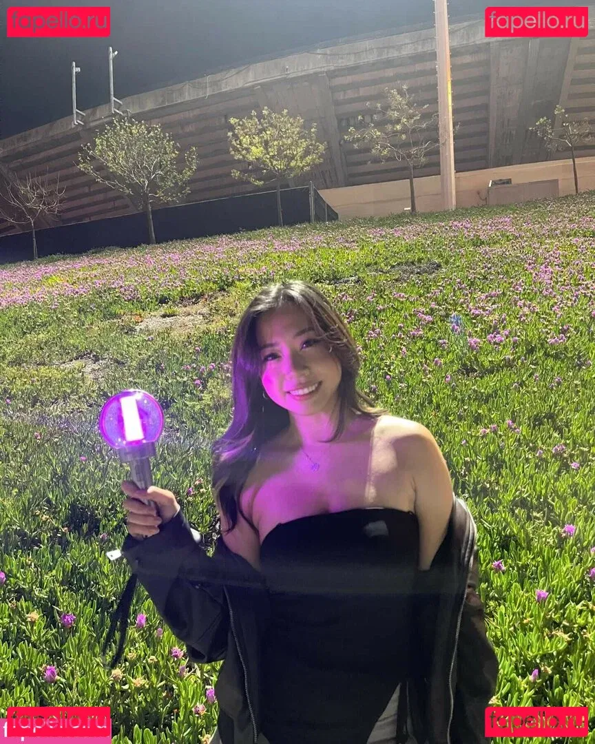 viavmber Onlyfans Photo Gallery 