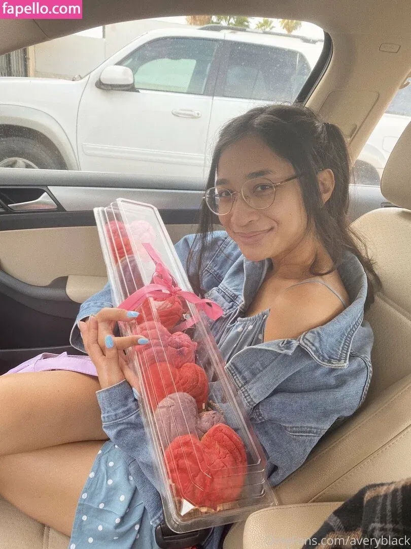 averyblack Onlyfans Photo Gallery 