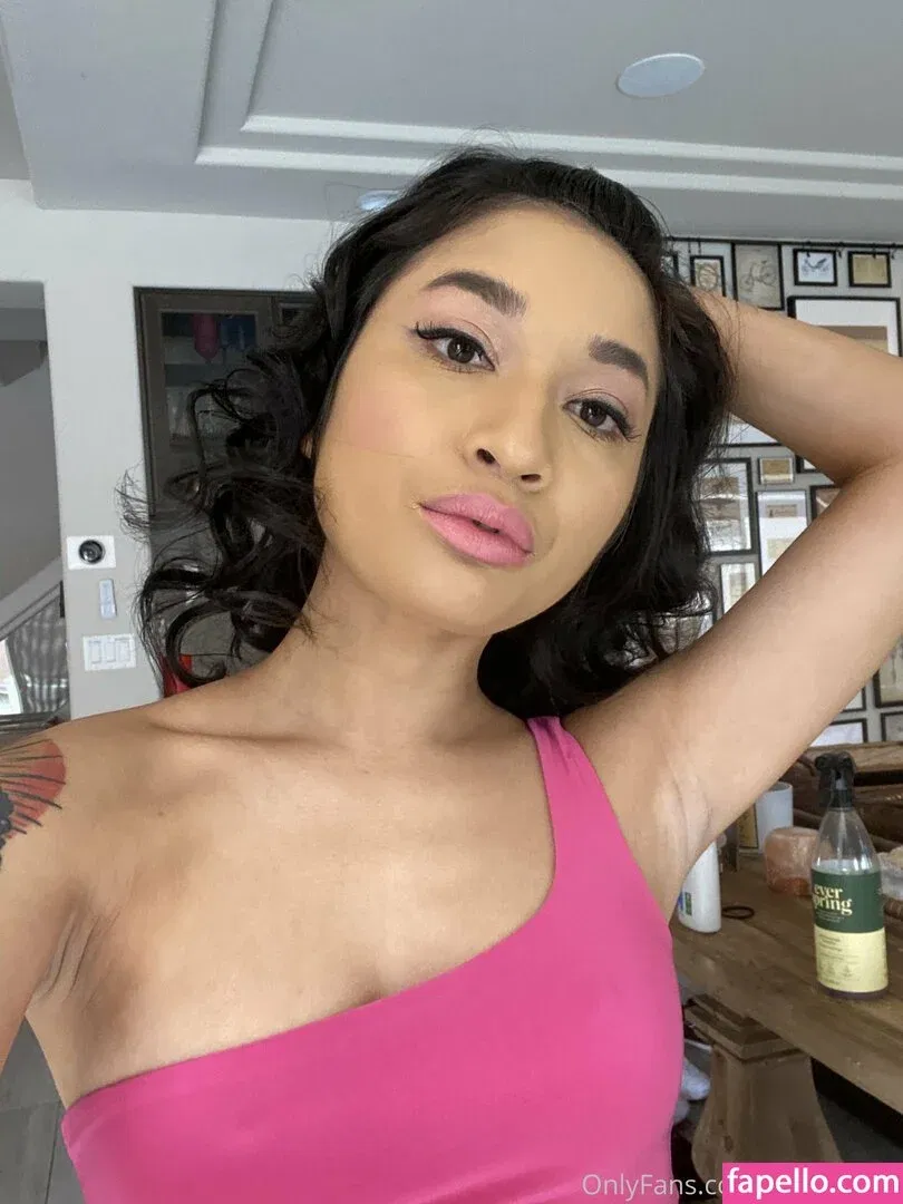 averyblack Onlyfans Photo Gallery 