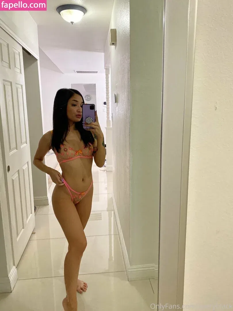 averyblack Onlyfans Photo Gallery 