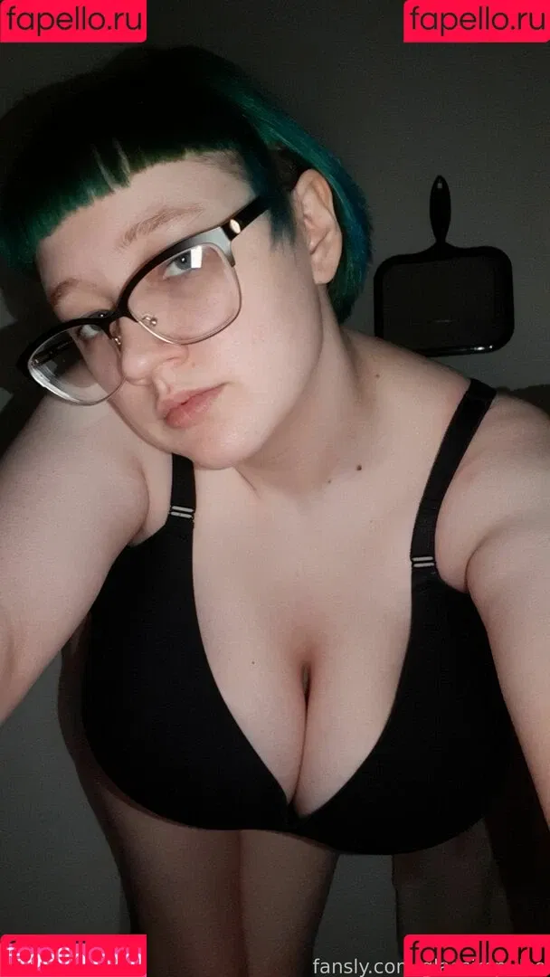 glassimpulse Onlyfans Photo Gallery 