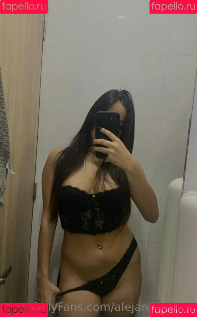 Alejandra Urueña Onlyfans Photo Gallery 