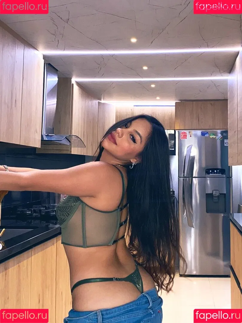 Alejandra Urueña Onlyfans Photo Gallery 