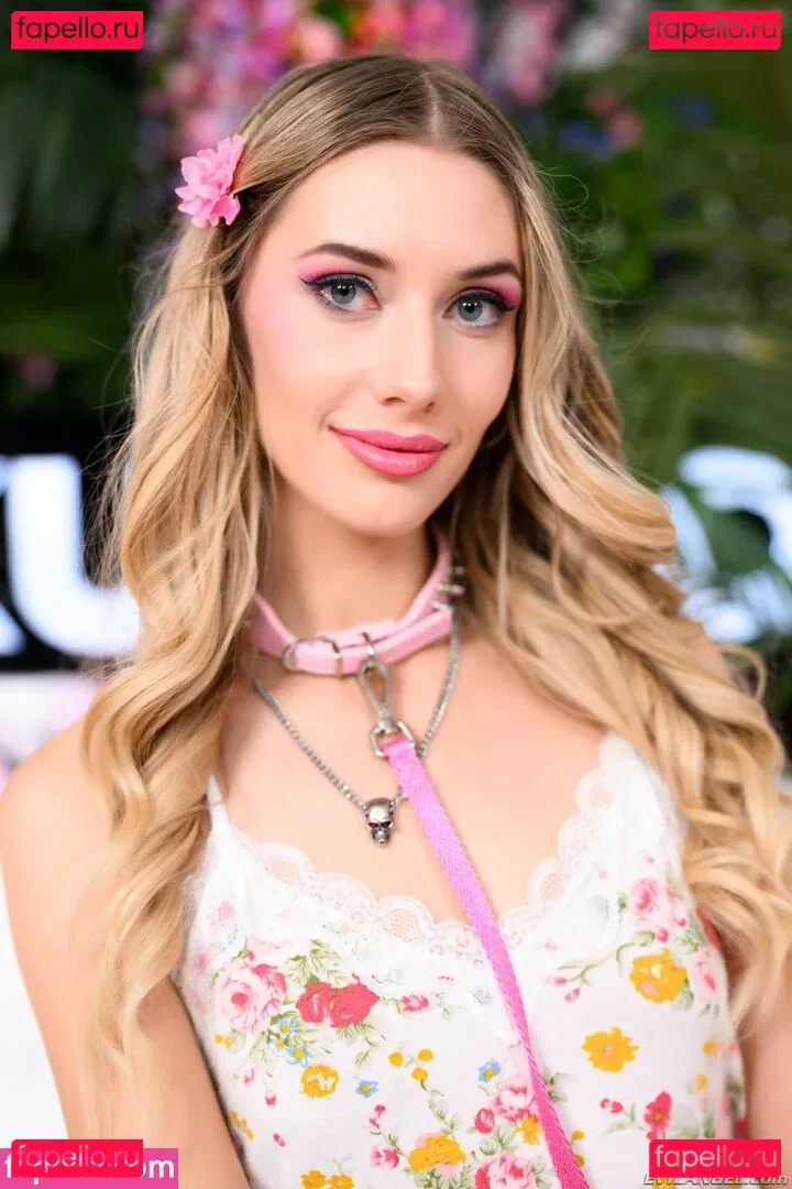 Emily Jade Onlyfans Photo Gallery 