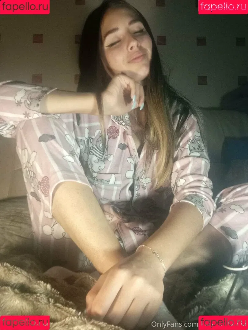 kira_lush Onlyfans Photo Gallery 