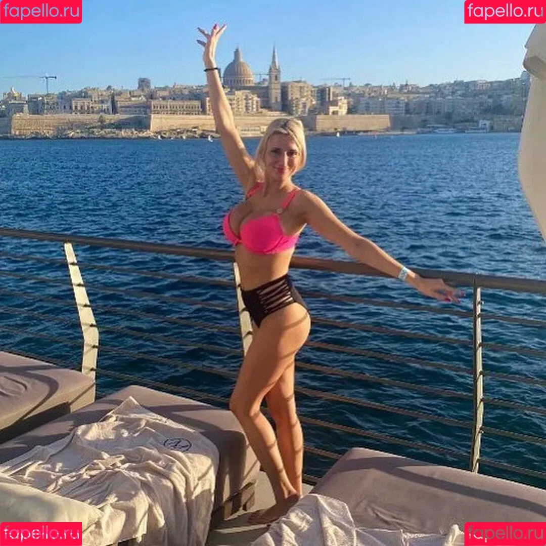 Lucie Novakova Onlyfans Photo Gallery 