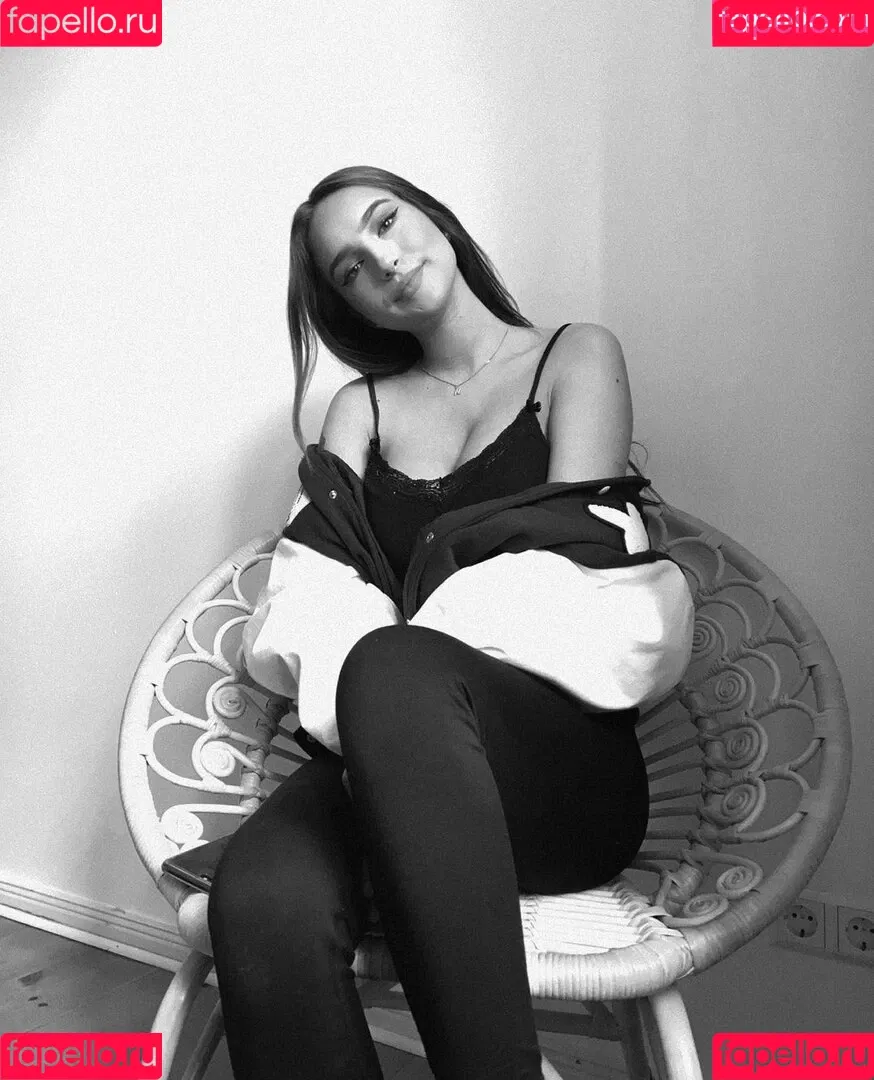 Nona kanal Onlyfans Photo Gallery 