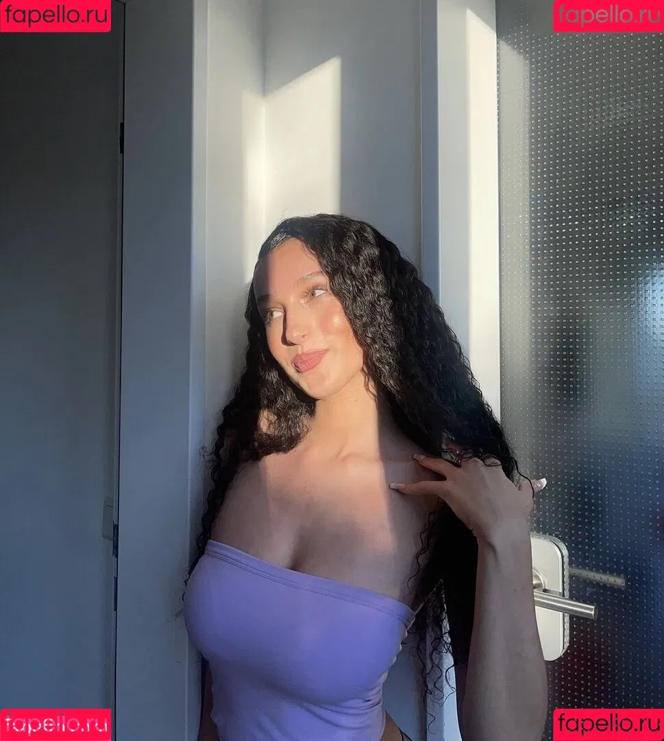 Nona kanal Onlyfans Photo Gallery 