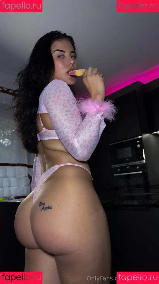 sugarveezy Onlyfans Photo Gallery 