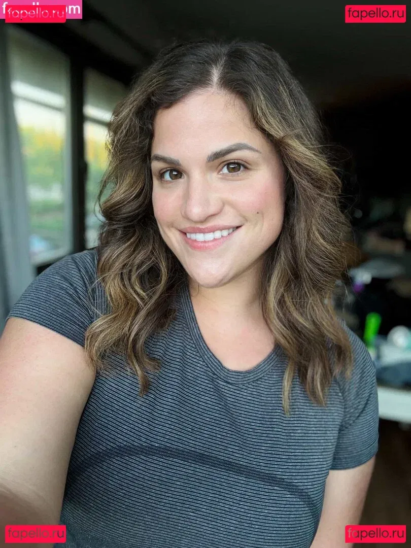 Busty Brunette Onlyfans Photo Gallery 